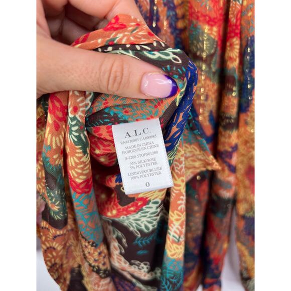 NW T.L.C. Printed Silk V-Neck Curved Hem Long Sleeve Casual Blouse Size: 0 - Picture 8 of 10